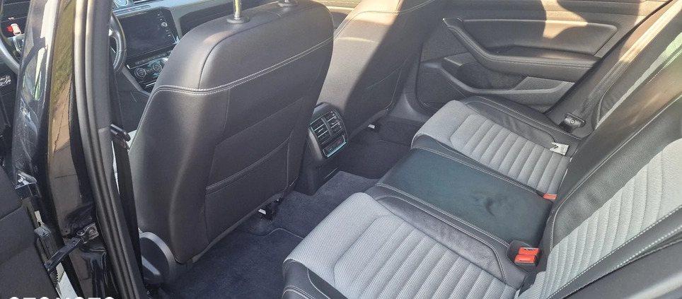 Volkswagen Passat cena 105000 przebieg: 135000, rok produkcji 2018 z Koszalin małe 407